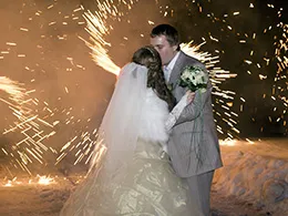 Фейерверк шоу на свадьбу — Санкт-Петербург Организуем пиротехническое шоу на свадьбу. Проведение свадебных фейерверков - выполним работу качественно, безопасно, недорого. Имеется лицензия на организацию пиротехнического шоу.&nbsp;Предоставьте все хлопоты по организации свадебного фейерверка профессионалам — Санкт-Петербург! организация и проведение фейерверк шоу от магазина пиротехники   — Санкт-Петербург