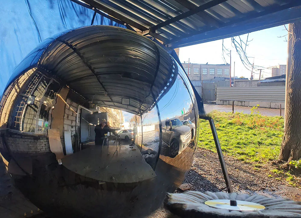 Зеркальный шар из нержавеющей стали - диаметр 2 метра Санкт-Петербург