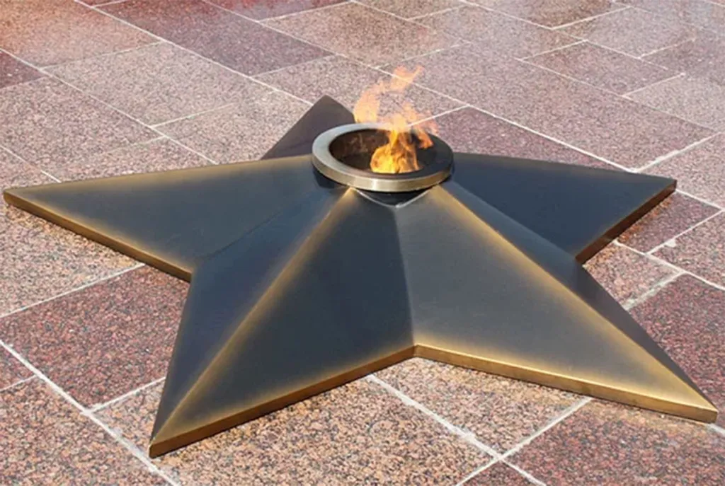 Звезда вечного огня из меди - Санкт-Петербург 